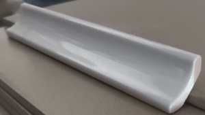 Бордюр для ванны керамика (уголок узкий срез)  М-200   20смх3,5